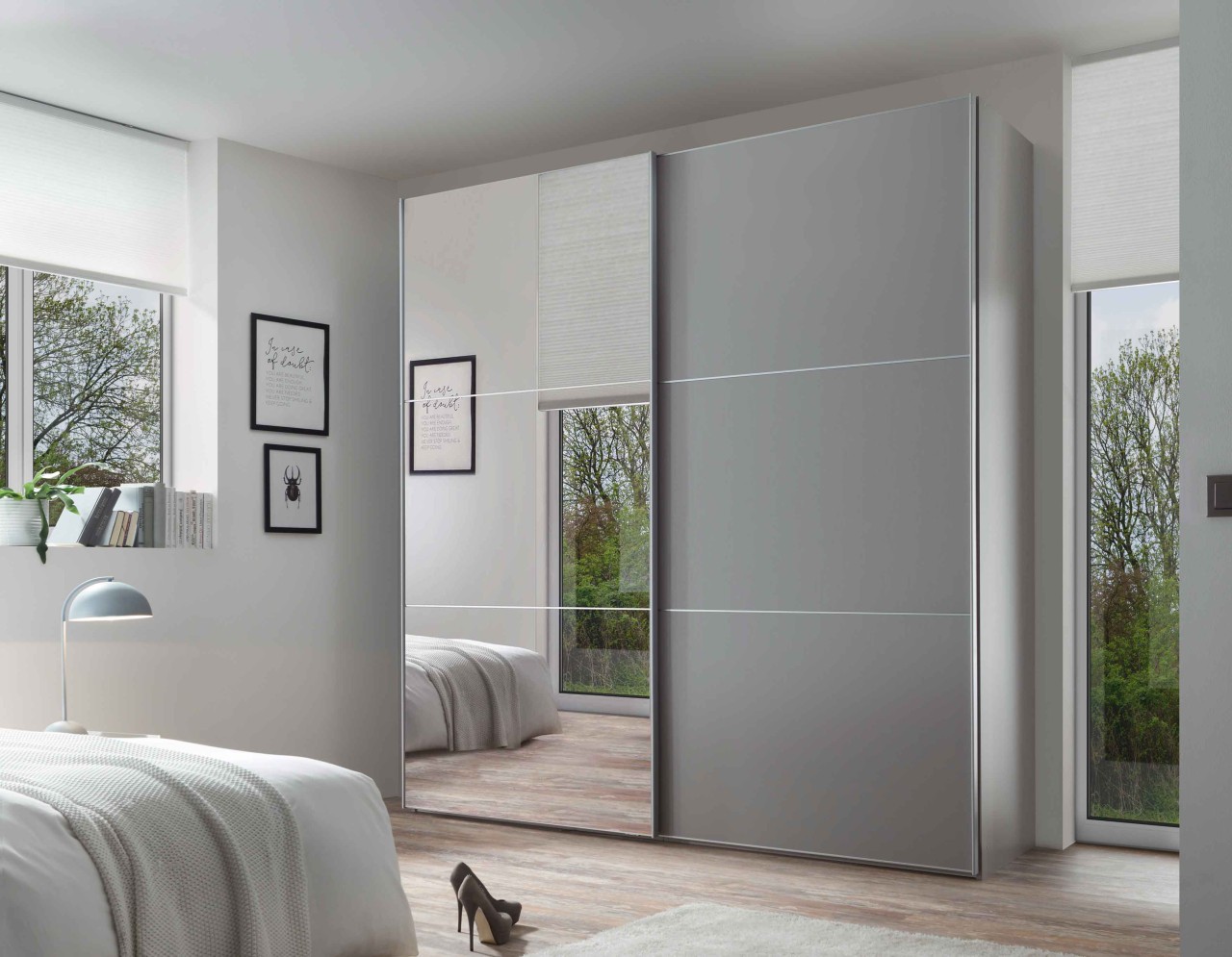 Includo Kleiderschrank grau mit Spiegel