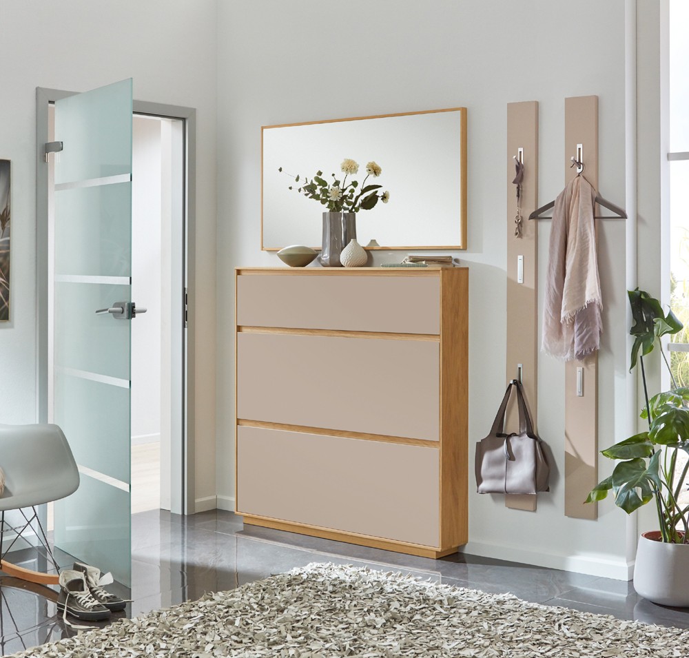 V100 kleine Garderobe