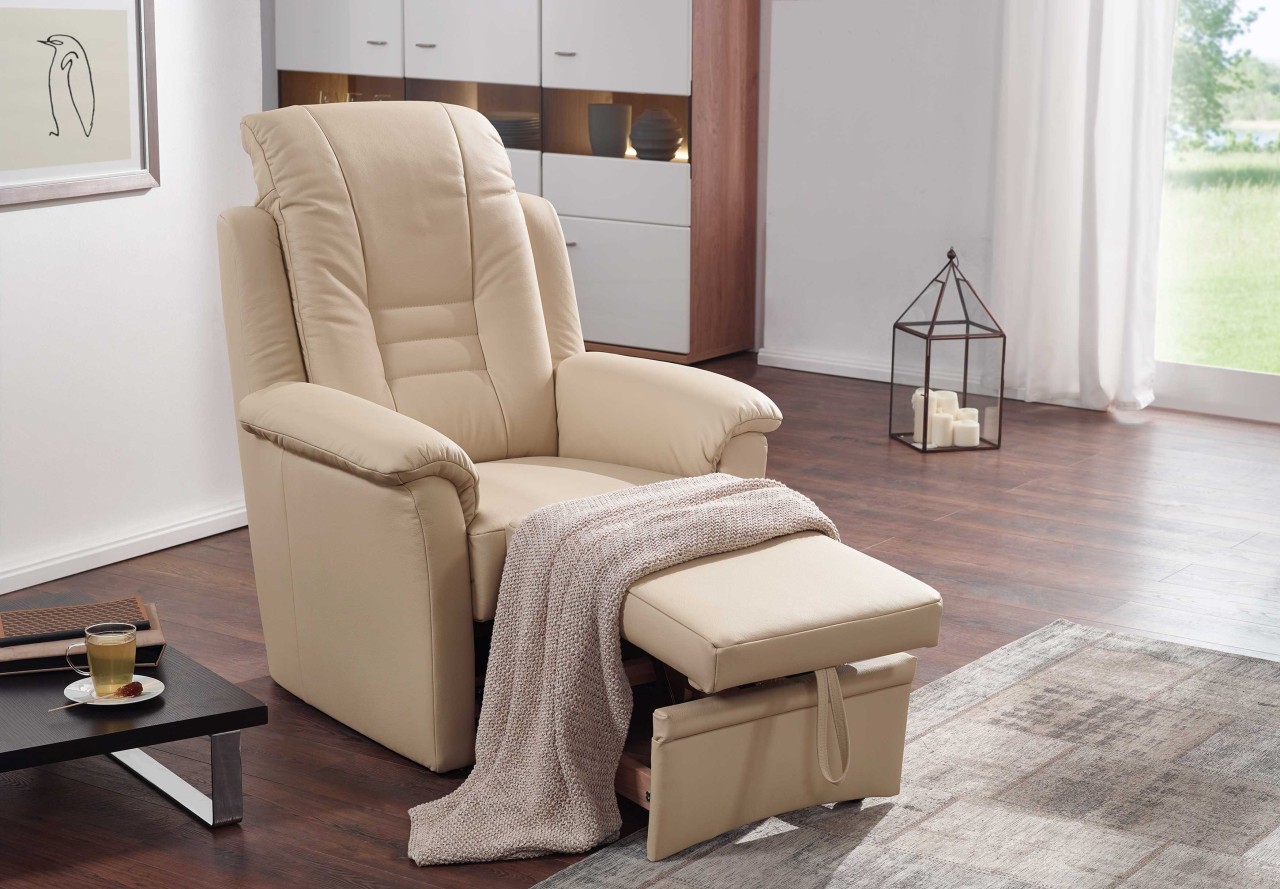 Berlin Fernsehsessel mit Hocker