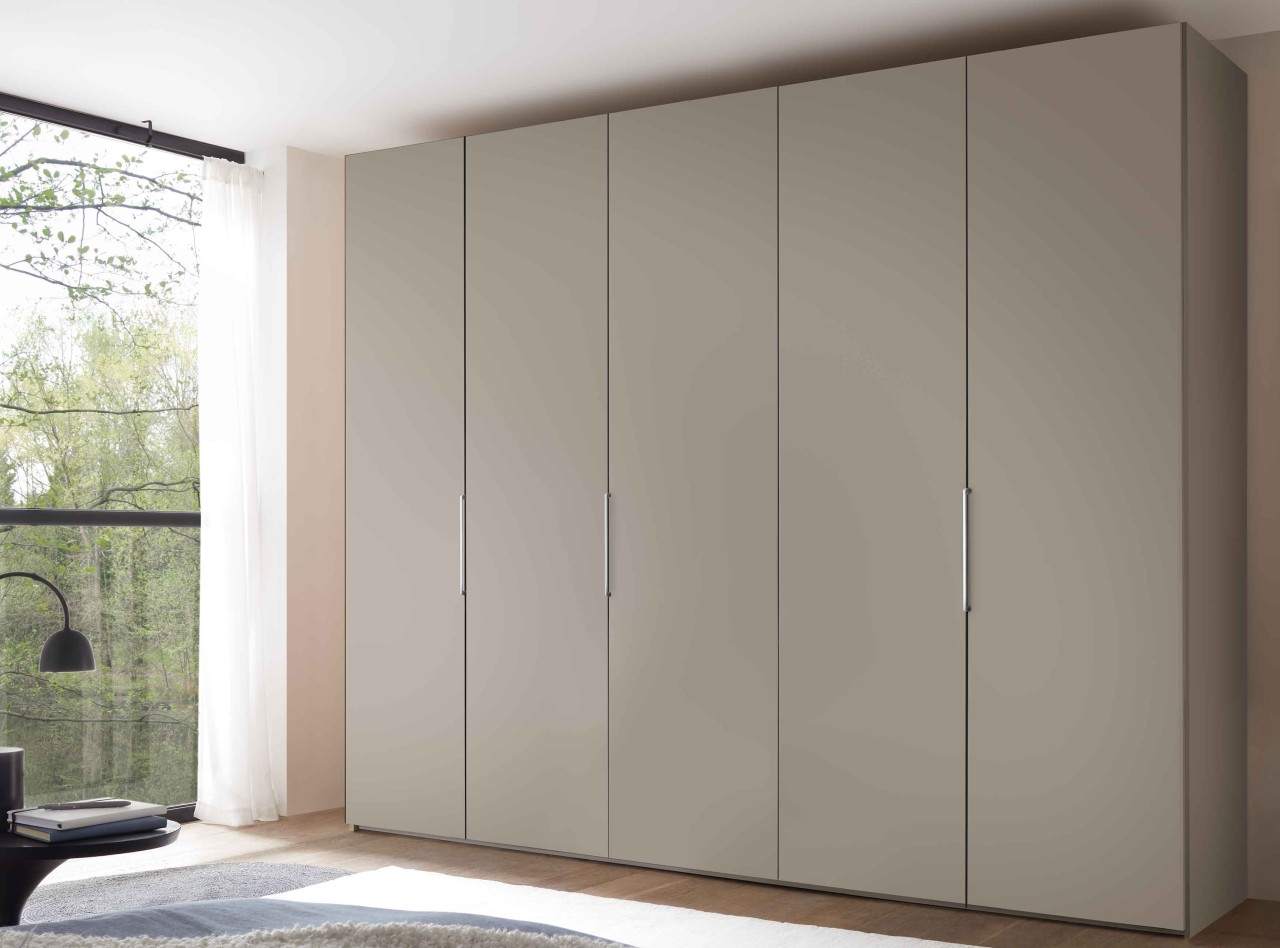 Extenso Kleiderschrank mit Drehtüren
