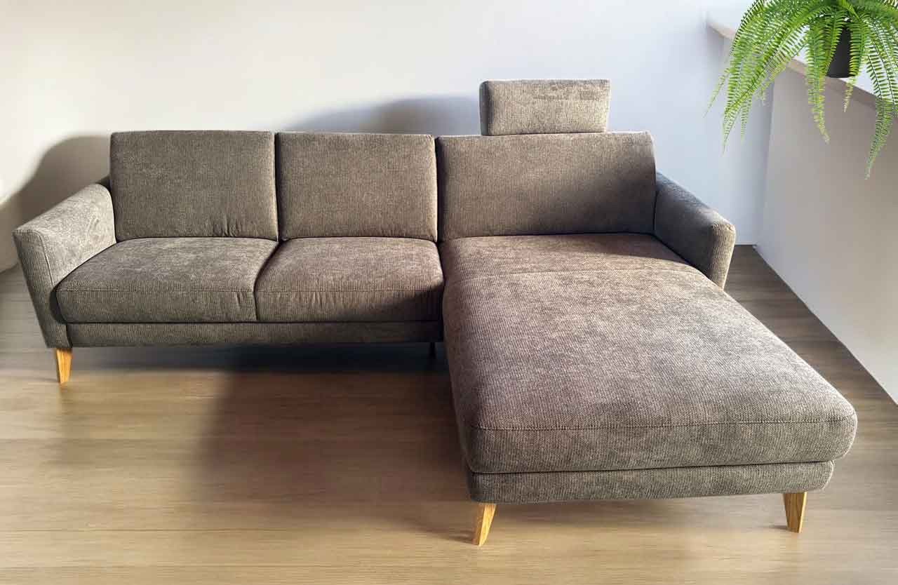 Maximilian Sofa mit Sitztiefenverstellung