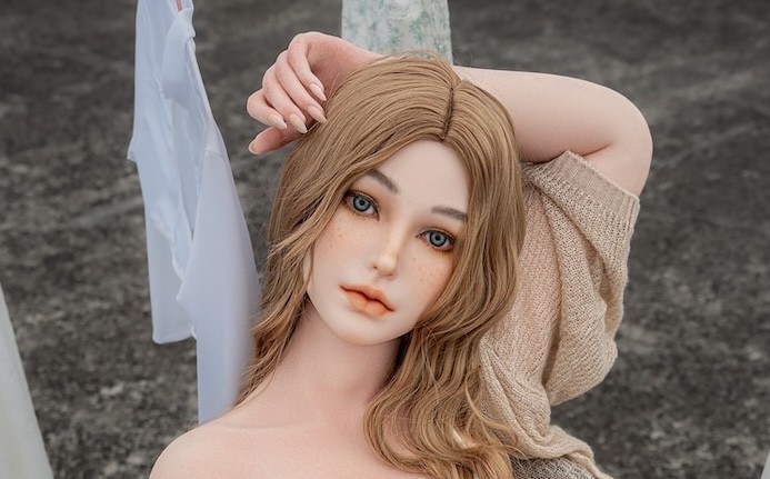 Eve von Irontech Doll