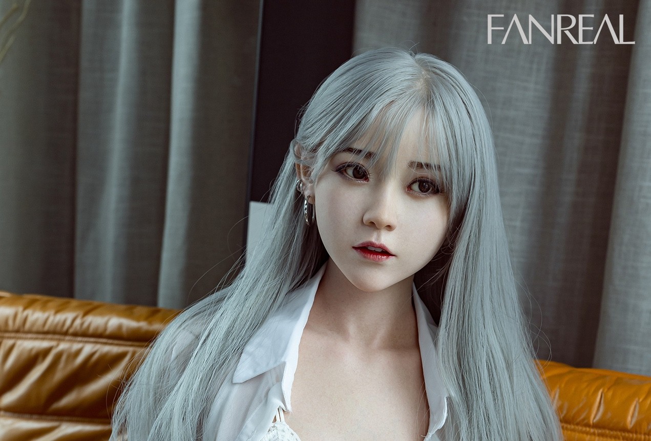 Silikon Sexpuppe Emeline