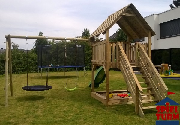 Spielturm Nemo mit Treppe und Schaukel inkl. Wellenrutschbahn