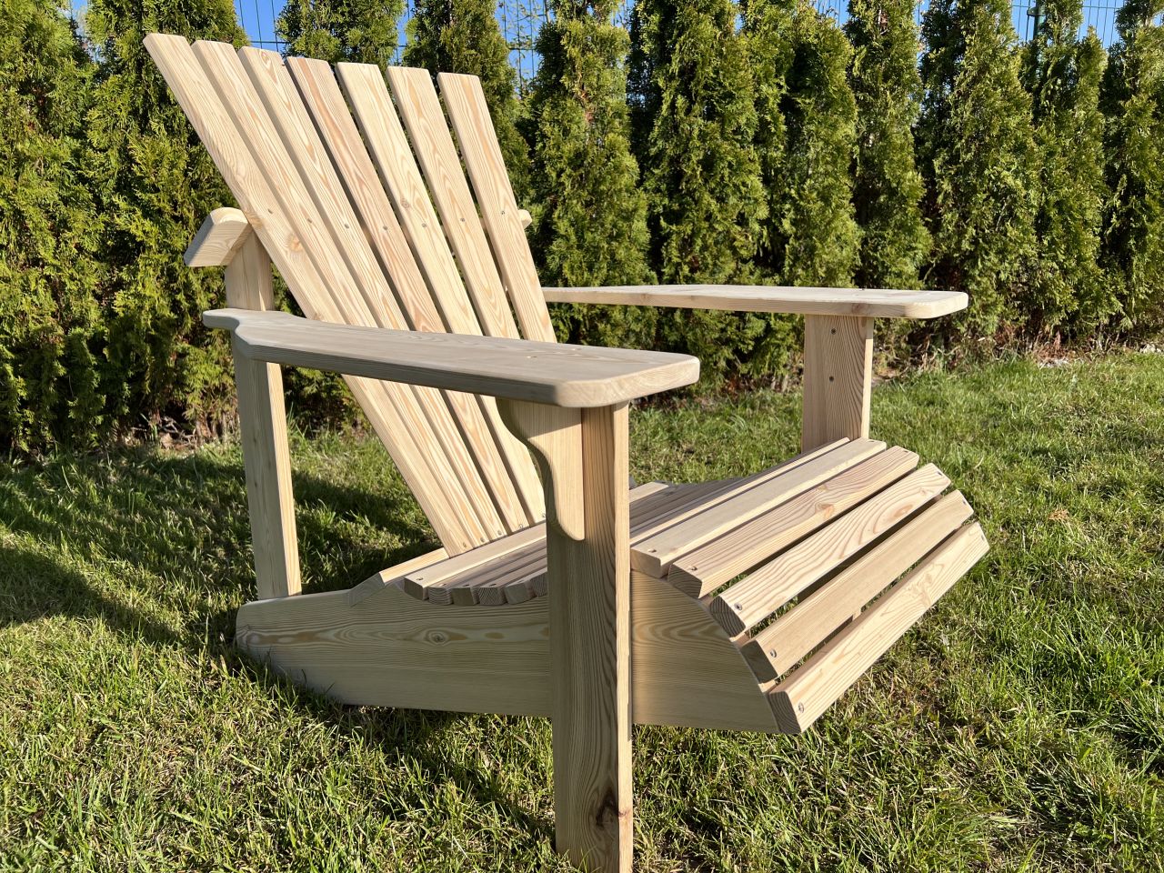 Hochwertiger Adirondack Gartenstuhl aus massivem Lärchenholz