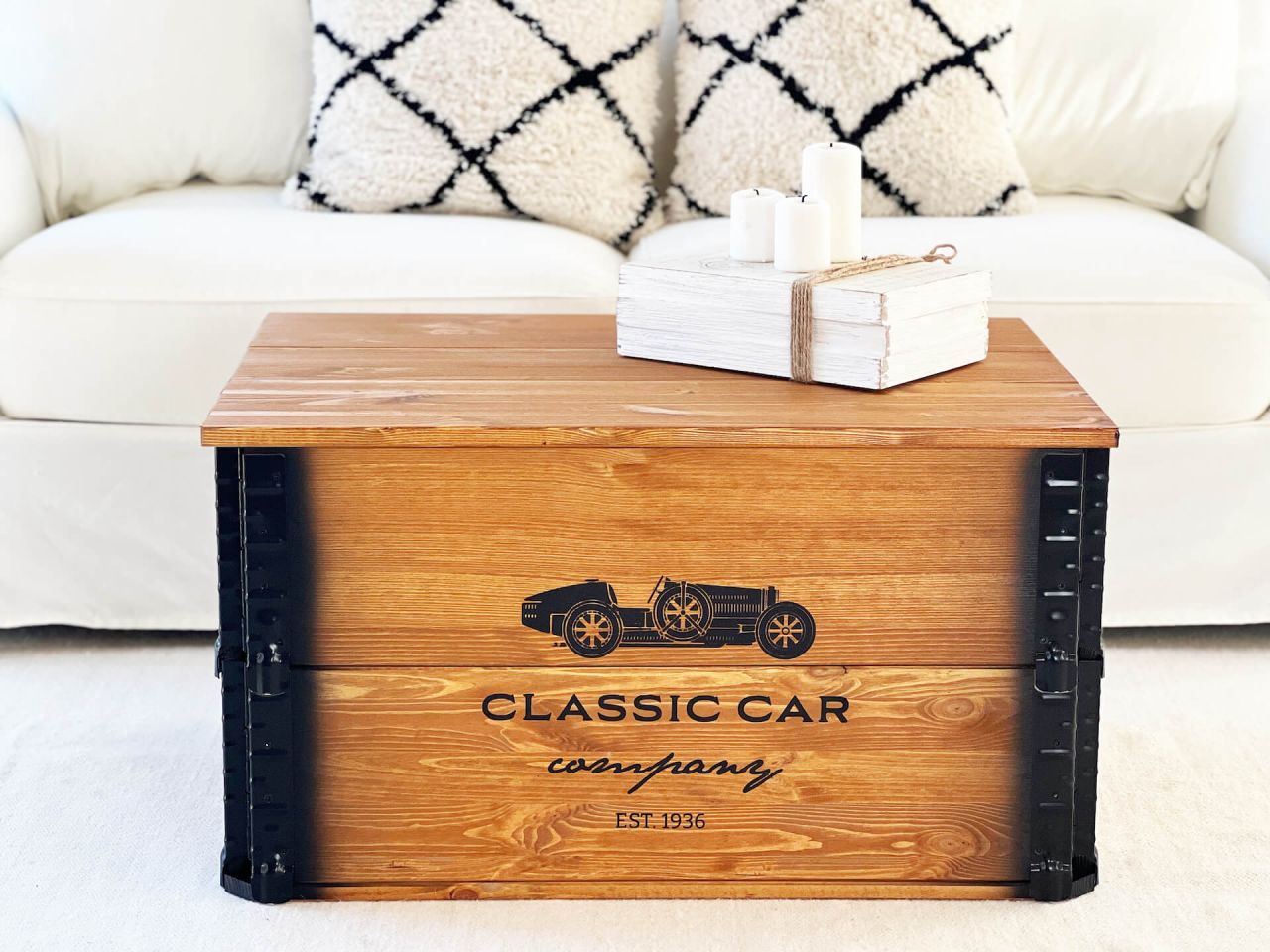 Holztruhe 'Classic Car' hellbraunes Kiefernholz im Vintage-Look