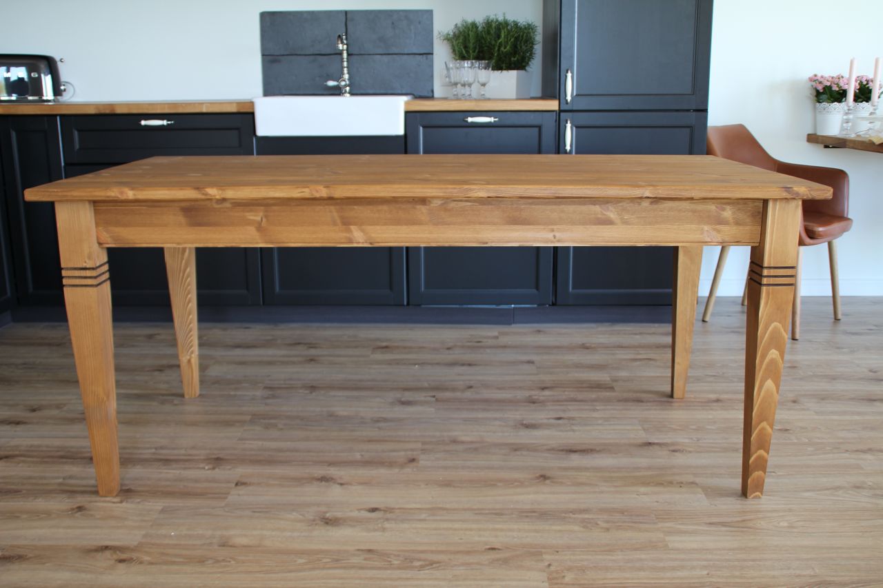 Landhausstil Esstisch 'New York' aus Massivholz